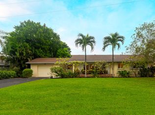 911 SW 27th Way, Boynton Beach, FL 33435