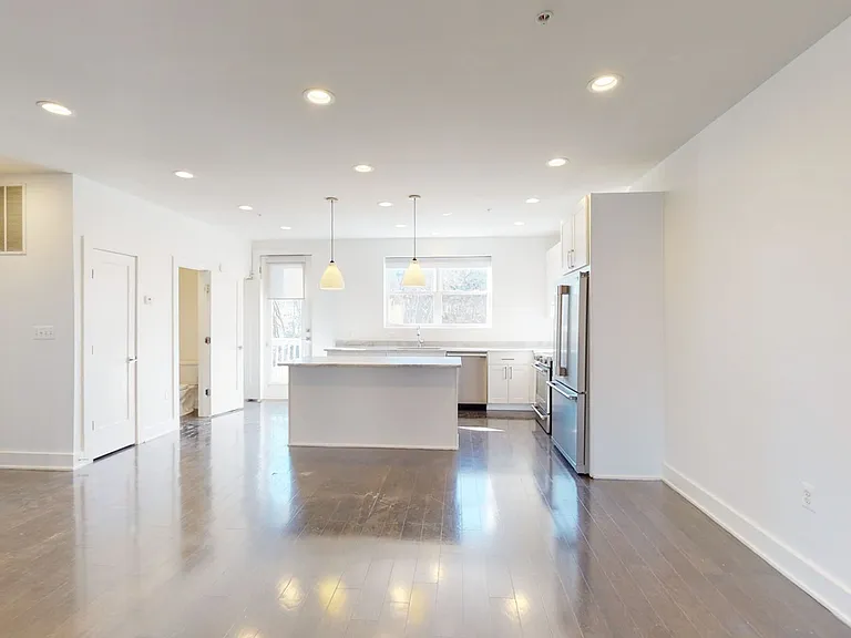 3306 9th St NE #1 — Photo 5