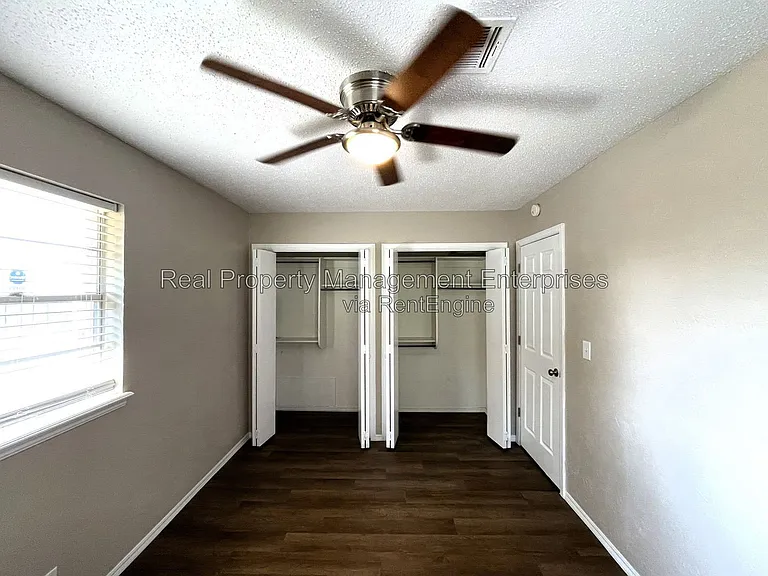 609 S Meadow Ln — Photo 16