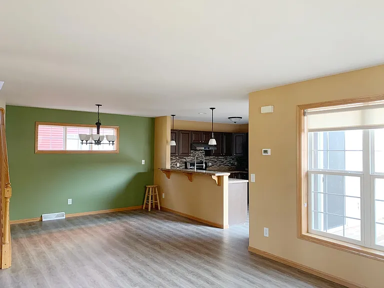 1643 Okeeffe Ave — Photo 5