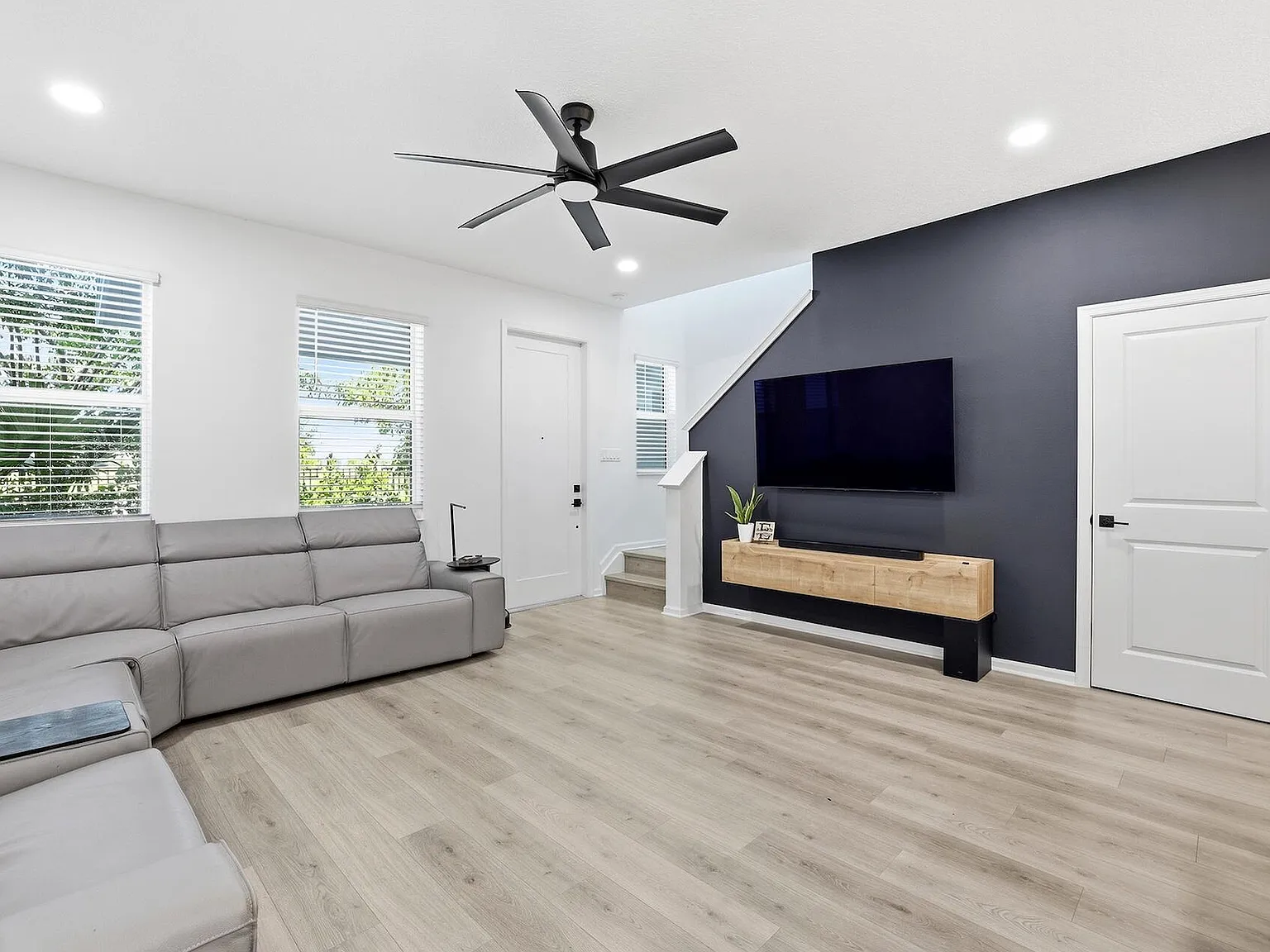 3 bed, 2.5 bath, 1540 sqft, $3,500 — Photo 4