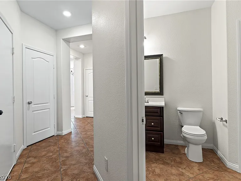 758 London Eye Ct — Photo 34
