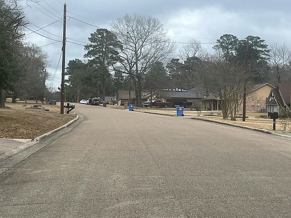 5th image of 707 Cunningham Dr