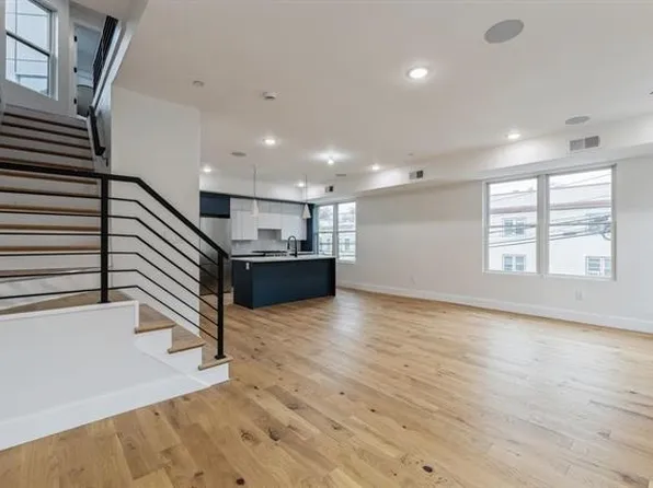 259 Liberty Avenue image 9 of 24