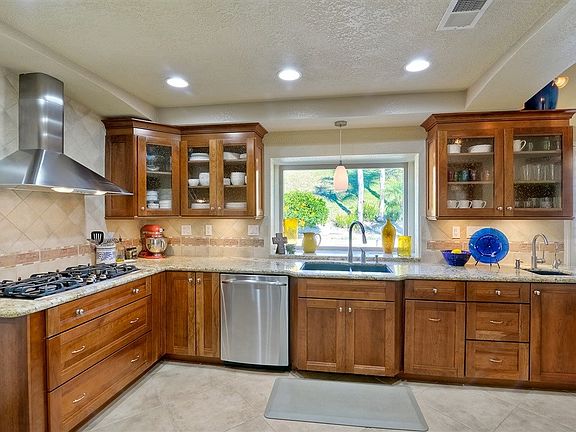5th image of 2539 Coronado Pl
