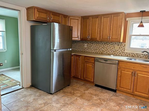 4th image of 76 Bigelow Street