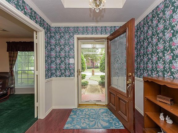 3rd image of 2508 Briarglen Dr