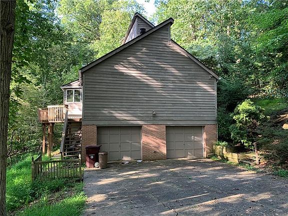 2nd image of Lake Haven Pl