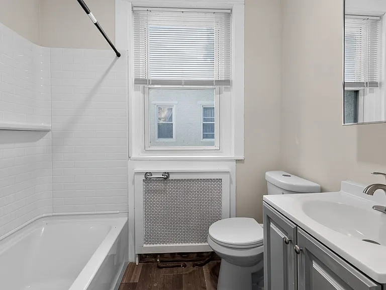 332 W Washington St — Photo 6