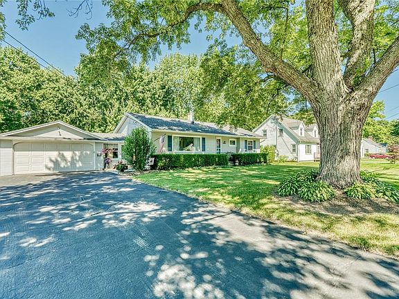 2nd image of 1093 Webster Rd