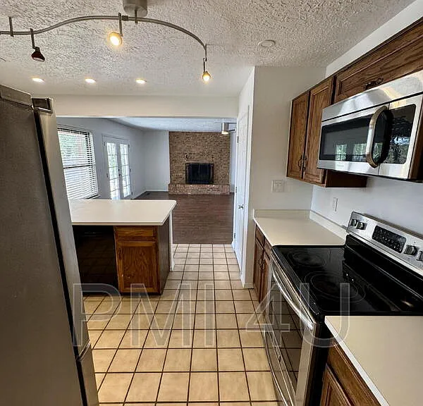 10412 La Paz Dr NW — Photo 8