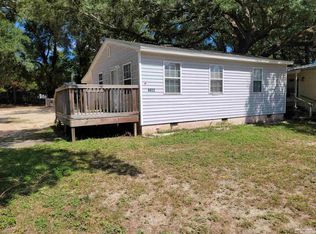 6652 Cedar St, Milton, FL 32570