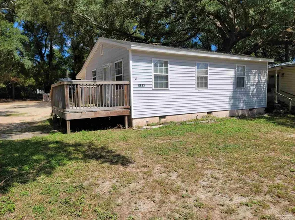 6652 Cedar St, Milton, FL 32570