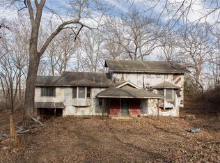 722 N 7th St, Edwardsville, KS 66111