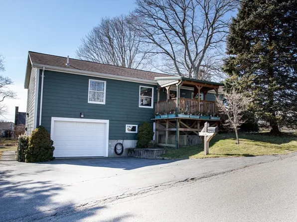 411 Emmett St, Fall River, MA 02721