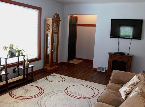4th image of 4415 Sovereign Blvd