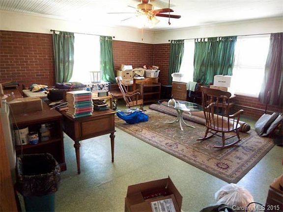 5th image of 860 Pinewood Cir