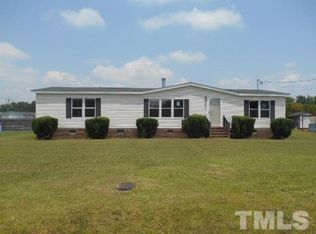 101 Boulder Dr, Lucama, NC 27851