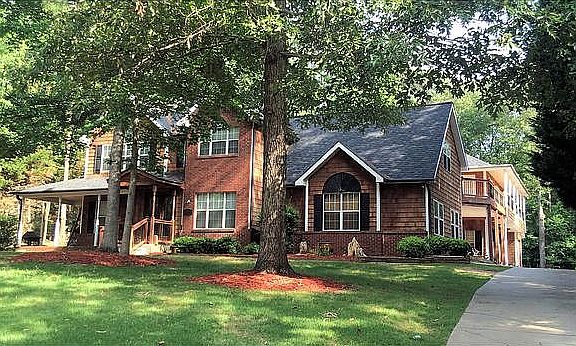 2nd image of 1603 Dumbarton Ln