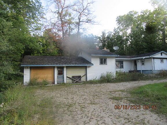 3rd image of 3382 Hillwood Dr