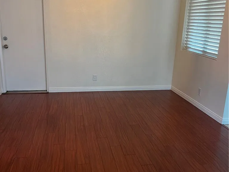 122 W Fairfield Dr — Photo 7