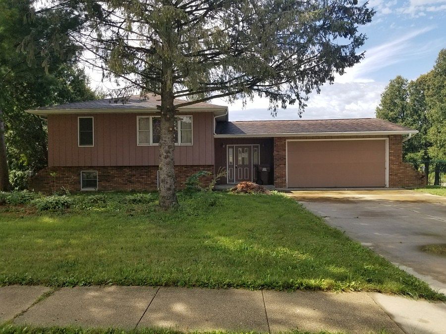 1st image of 638 N Greenfield Dr