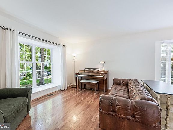 5th image of 24 Newland Ct