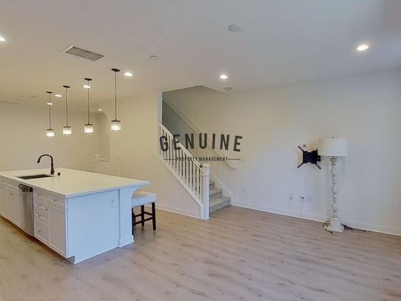 4th image of 1060 S Harbor Blvd Unit 4