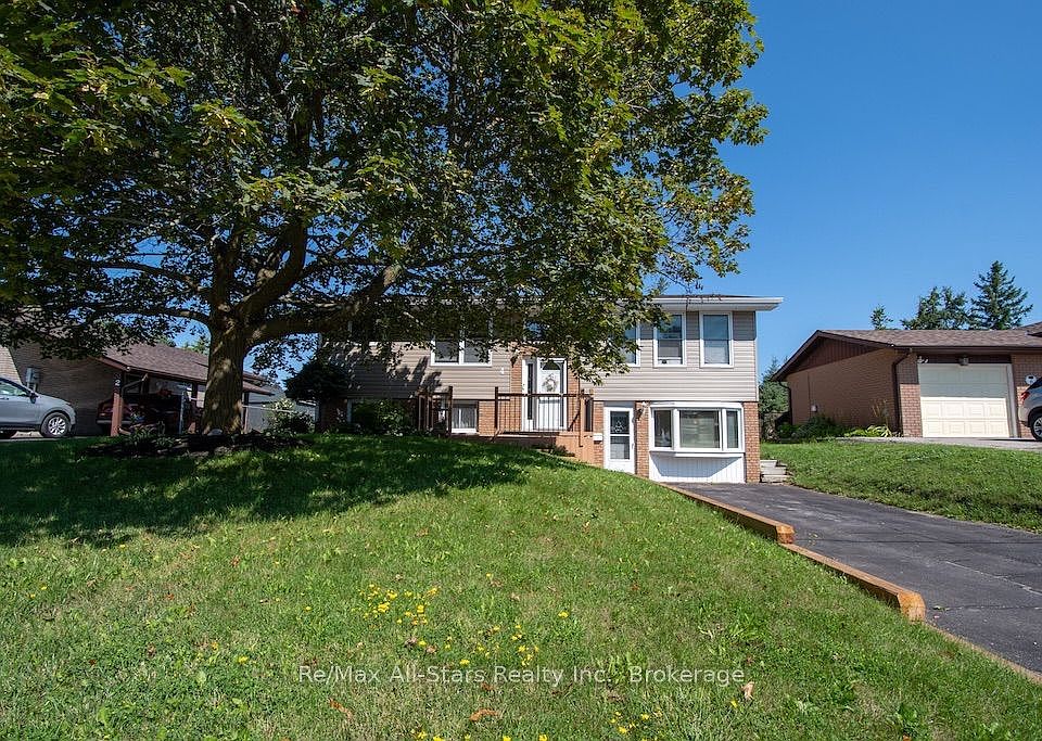 1st image of 4 Daniel Ct