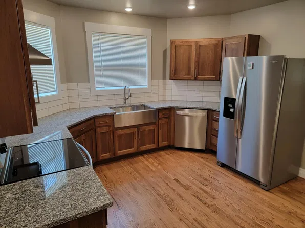 512 Moro St, Manhattan, KS 66502