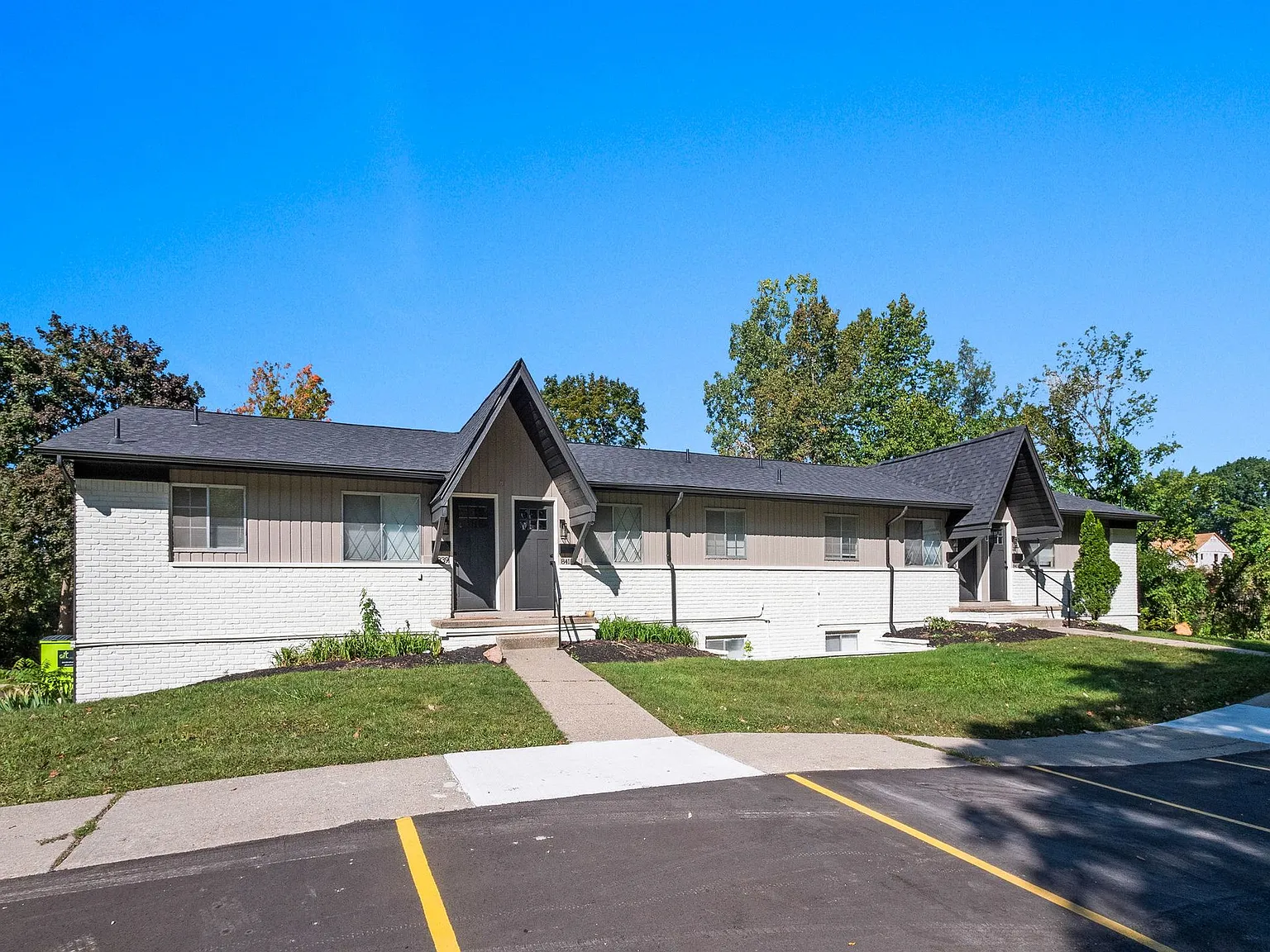 Milford Village Flats — Photo 4