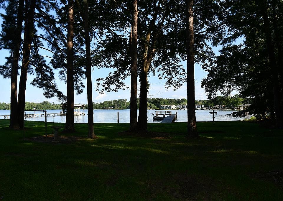 1st image of 306 Beach Dr