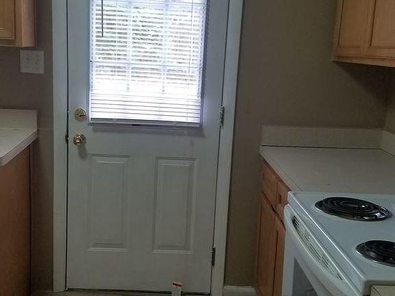 4th image of 1009 Hillside Dr