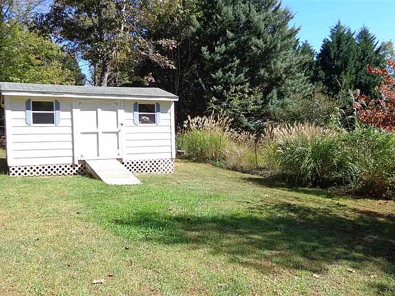 3rd image of 6 Fox Creek Cir