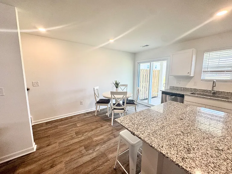 551 Seaborn Cir — Photo 9