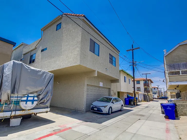 824 Island Ct #1 — Photo 47