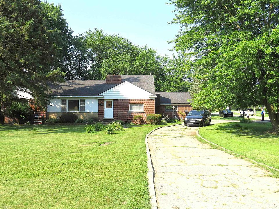 1st image of 42501 Utica Rd
