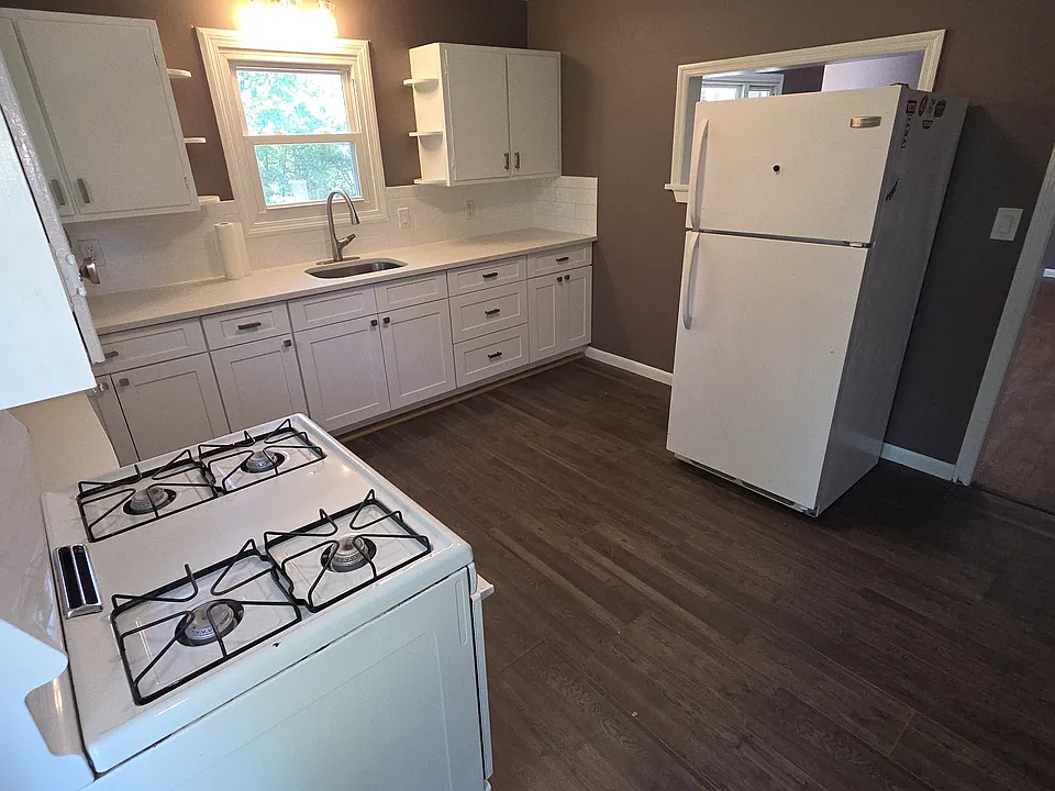 3 N Hill Ln #2