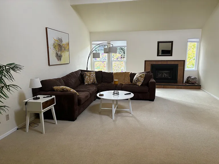 5 Berkeley Ct — Photo 2