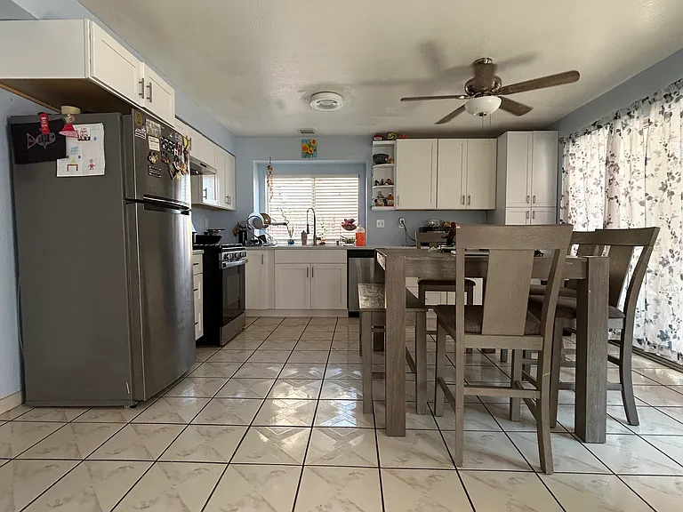 1460 Portrait St — Photo 15