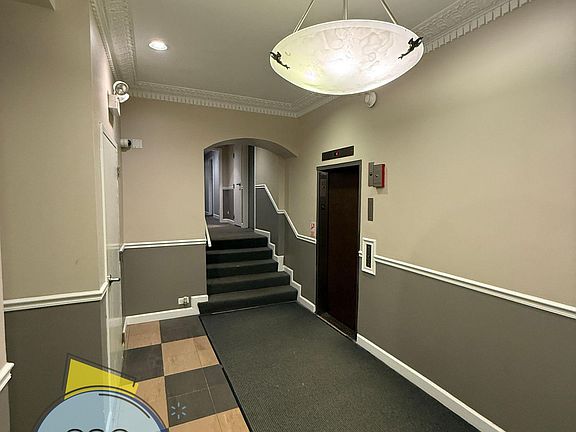2nd image of 732 W Bittersweet Pl APT 303