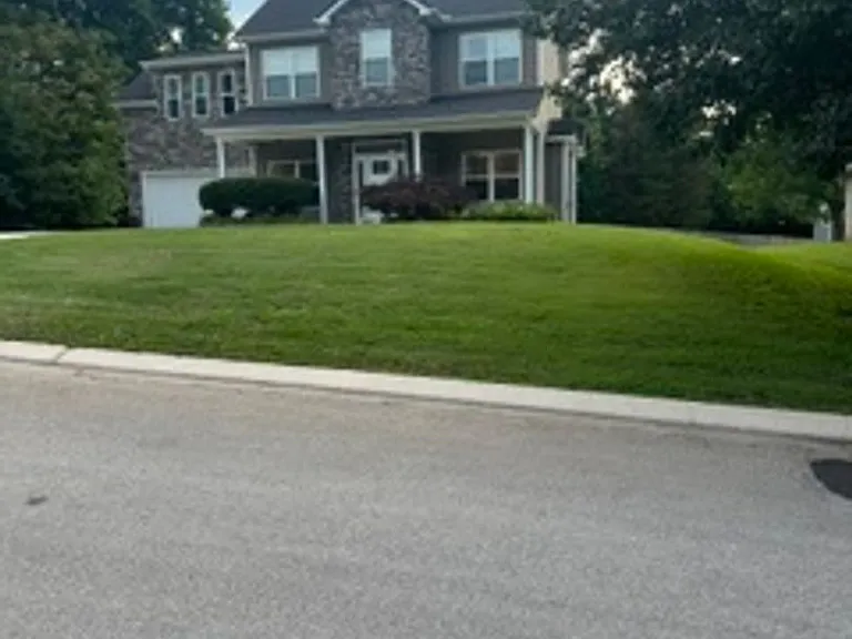 815 Westridge Cir — Photo 2