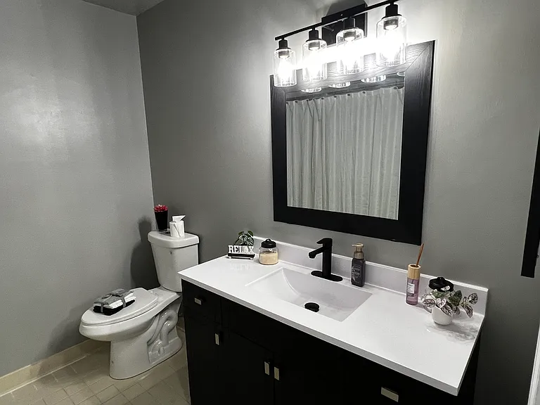 2901 W Jefferson Ave — Photo 9
