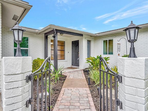5th image of 11500 NW 26th Street