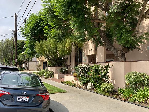 Street View: Corsican Apartments
