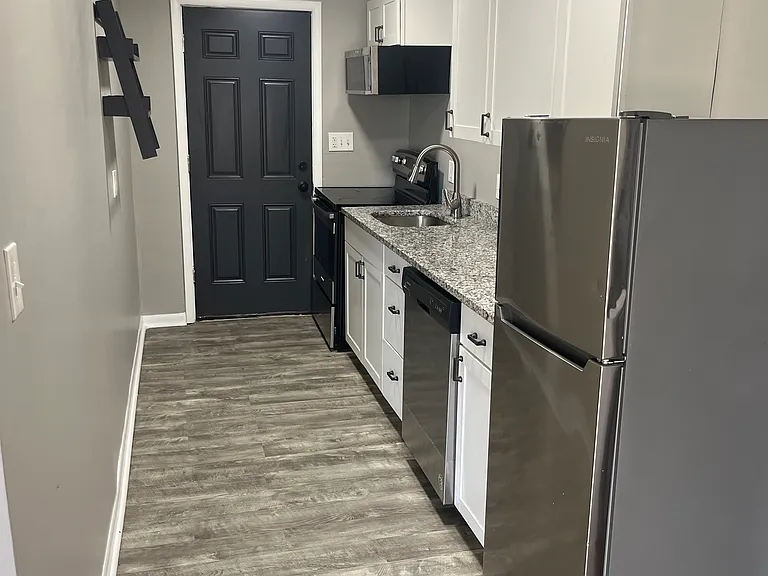 612 E 41st St #2 — Photo 3