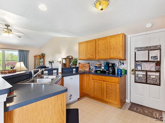 2nd image of 1837 Redwood Cir