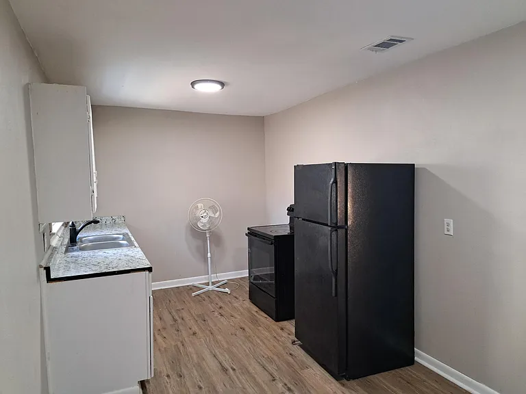 1432 W 5th Ave — Photo 3