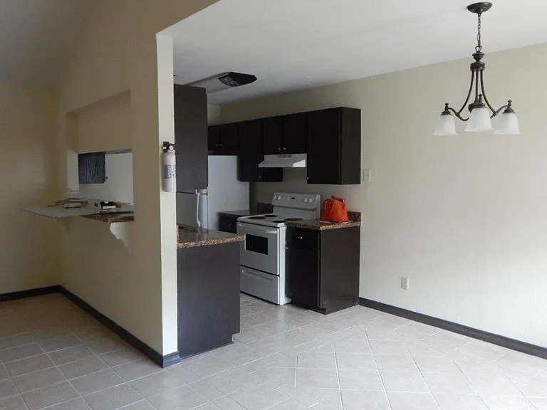 1320 Rosario St — Photo 10