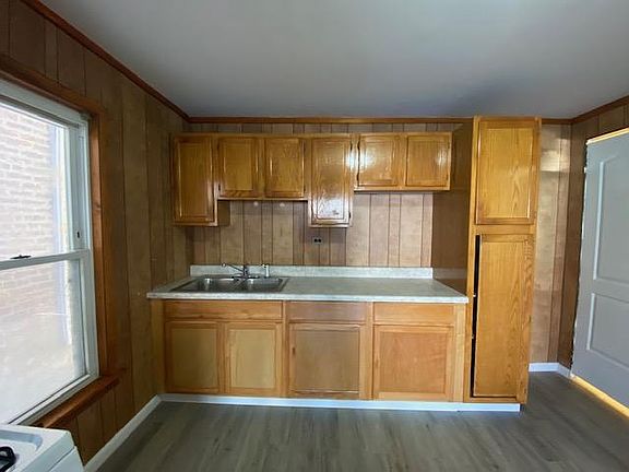 3rd image of 2938 S Parnell Ave #1F